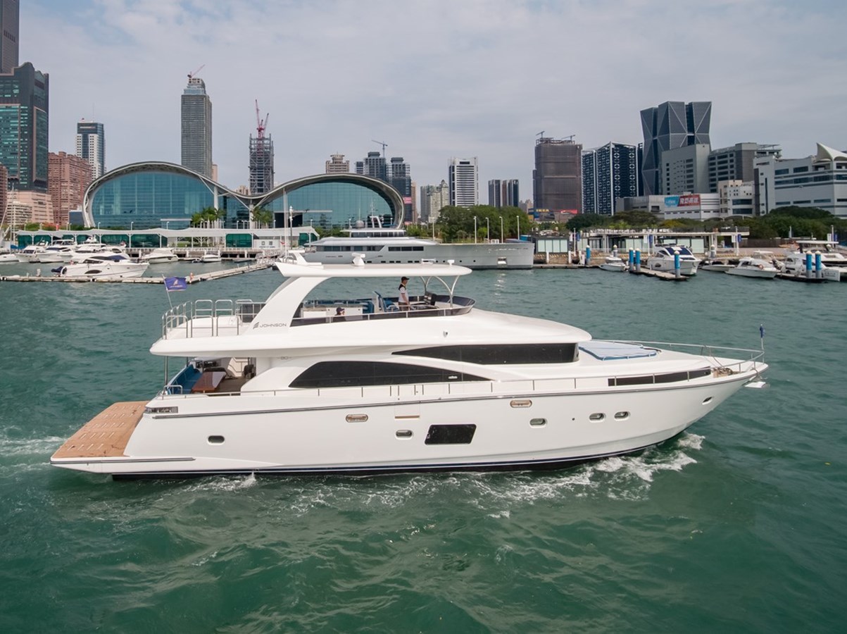 2026 JOHNSON Flybridge w/Hydraulic Platform "JOHNSON 80' FLYBRIDGE W/HYDRAULIC PLATFORM" - photo 1