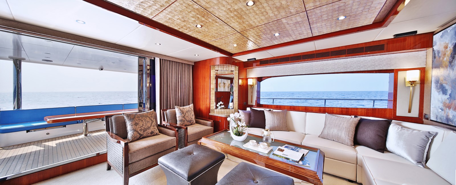 2026 JOHNSON Flybridge w/Hydraulic Platform "JOHNSON 80' FLYBRIDGE W/HYDRAULIC PLATFORM" - photo 3