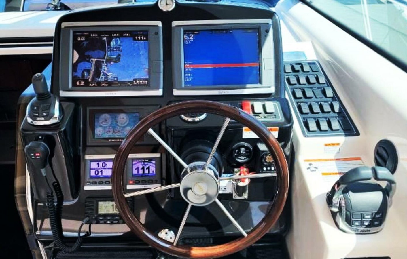 2009 TIARA YACHTS Sovran 4300 "2009 TIARA YACHTS SOVRAN 4300" - photo 2