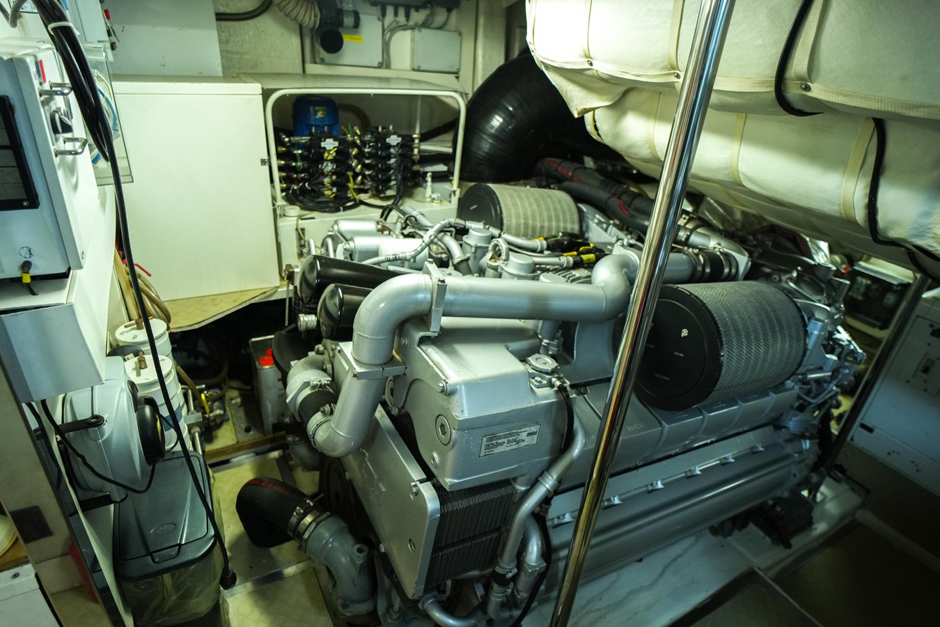 2010 PERSHING 72 "FREEDOM 2" - photo 3