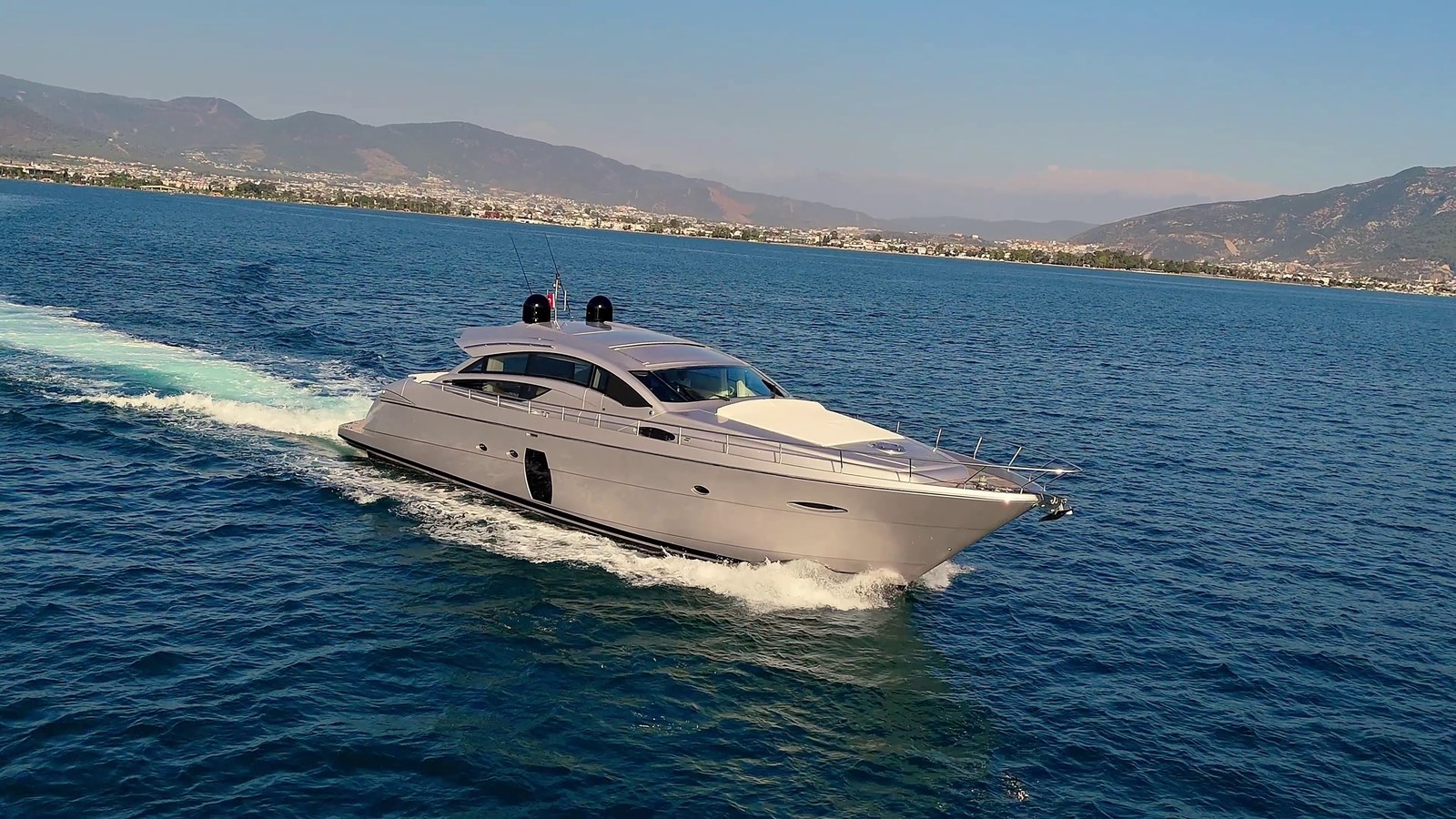 2010 PERSHING 72 "FREEDOM 2" - photo 1