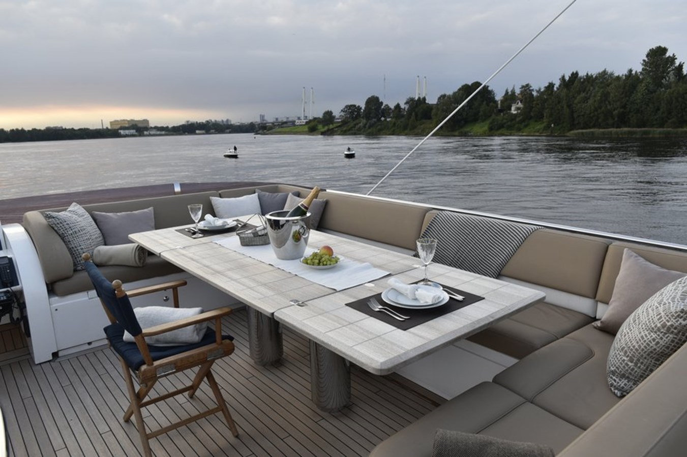 2013 PRINCESS YACHTS 72 Motor "IBIZA" - photo 2