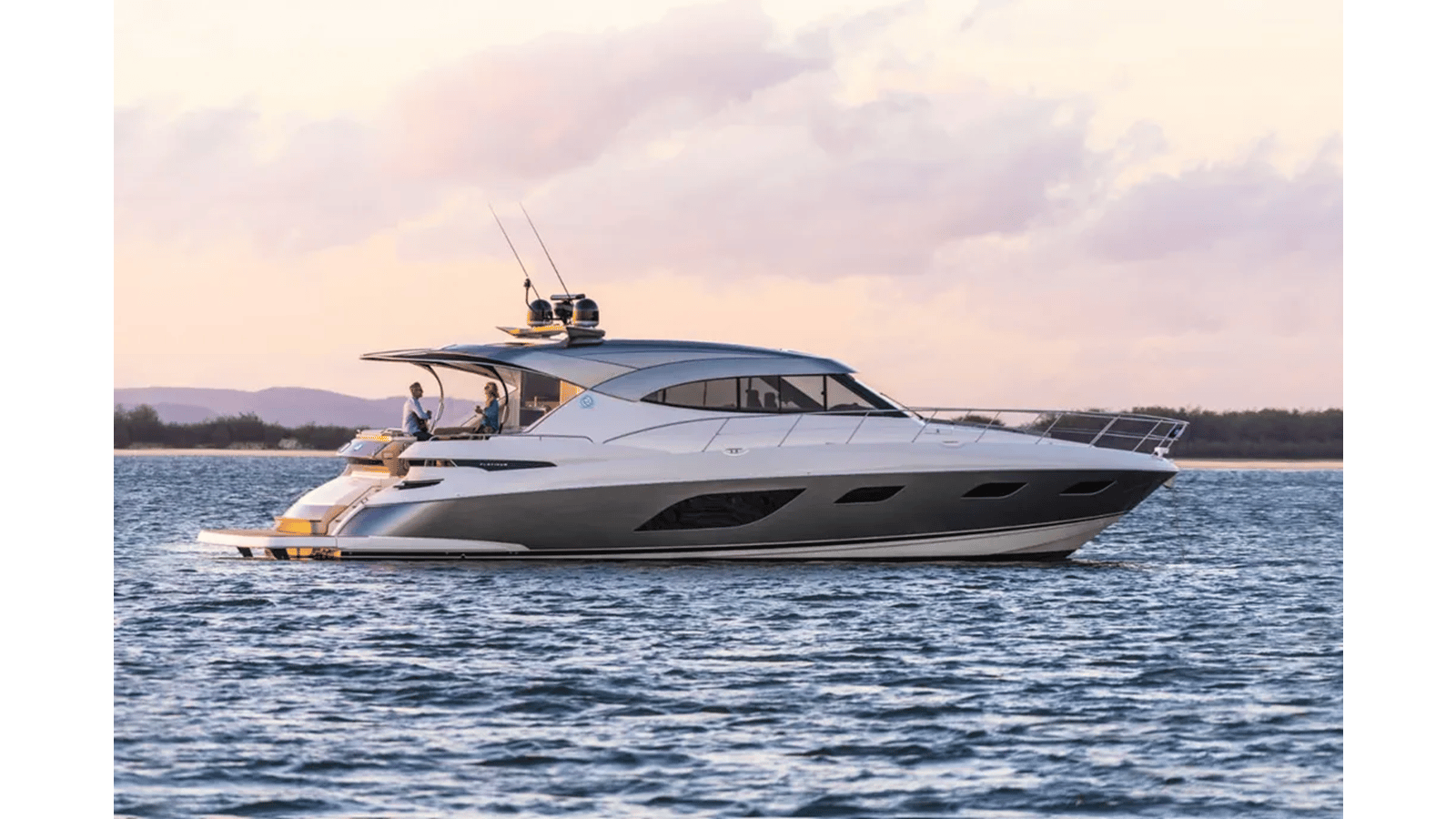 2021 RIVIERA 6000 Sport Yacht Platinum Edition "-" - photo 2