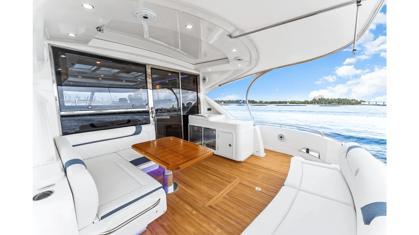 2022 RIVIERA 6000 Sport Yacht "DASH" - photo 2
