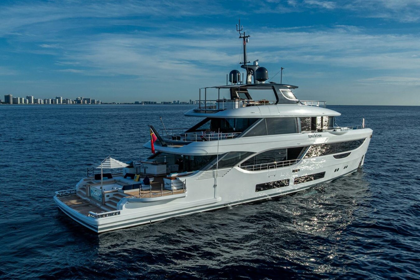 2023 BENETTI YACHTS 34M OASIS "KING'S LAIR" - photo 2