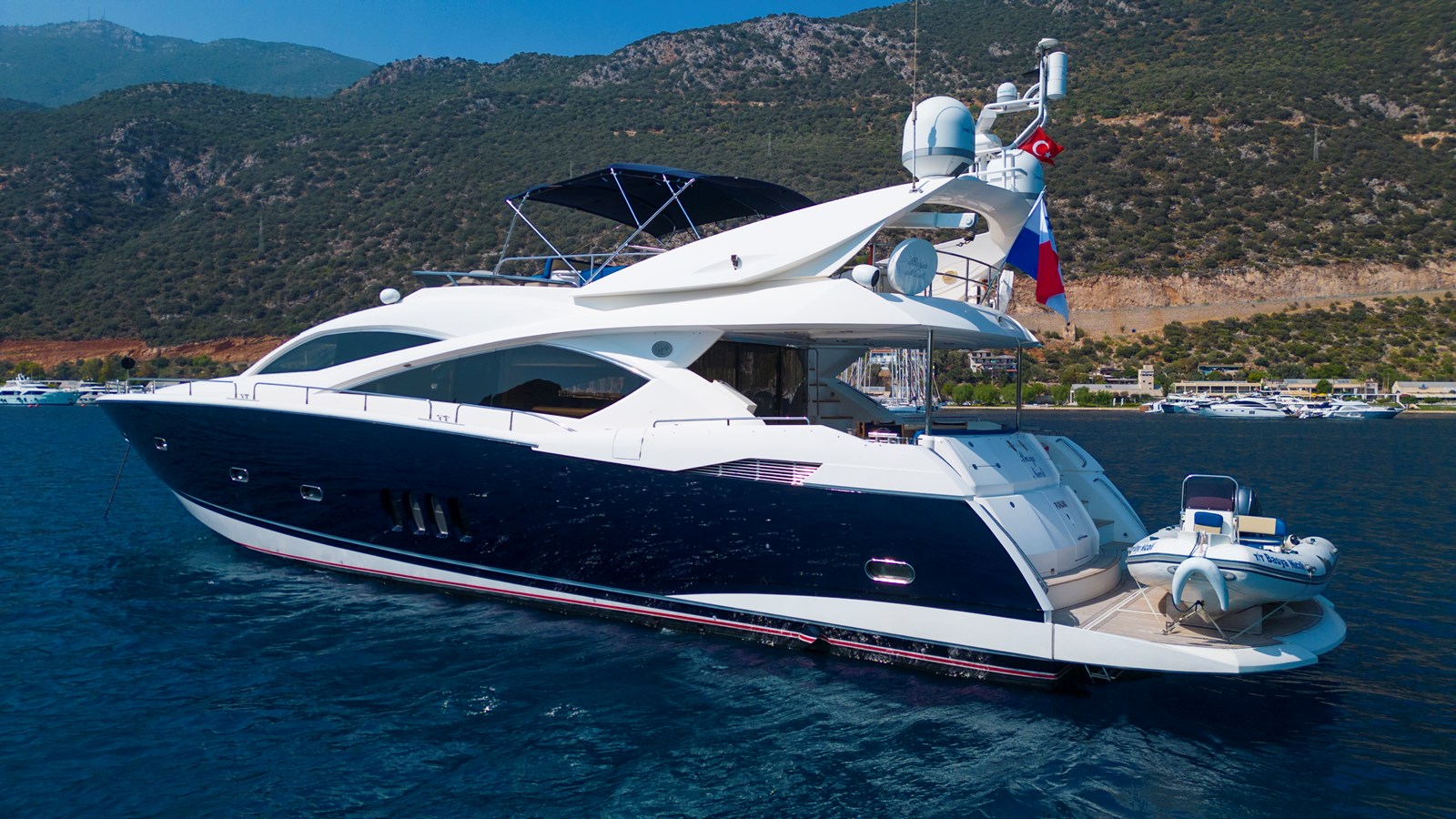 2004 SUNSEEKER Sunseeker 82 Yacht "BASYA NICOLI" - photo 2