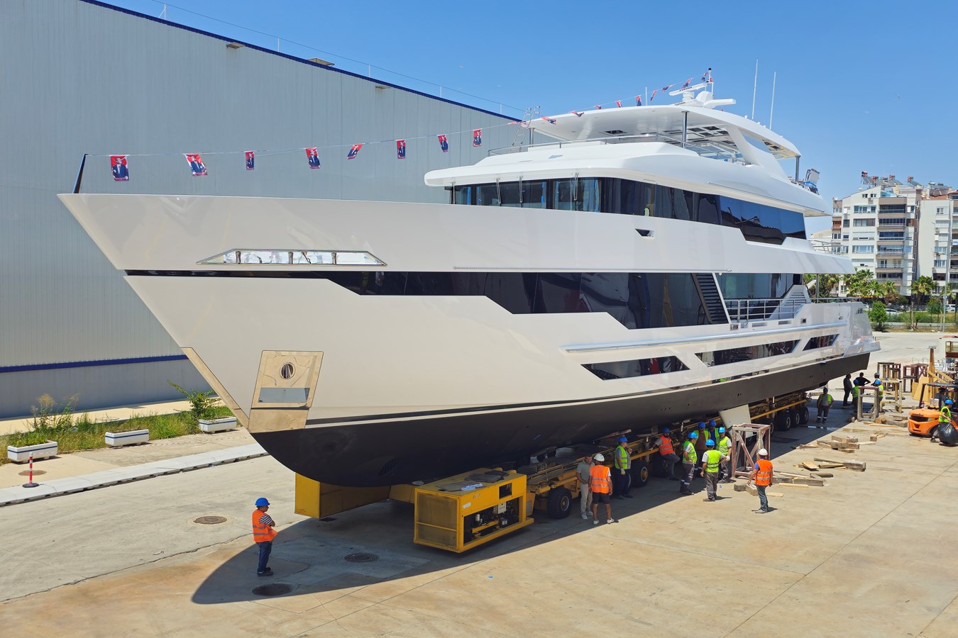 2025 HARGRAVE "E SERIES 125 HARGRAVE SUPERYACHTS "MY RESONANCE"" - photo 2