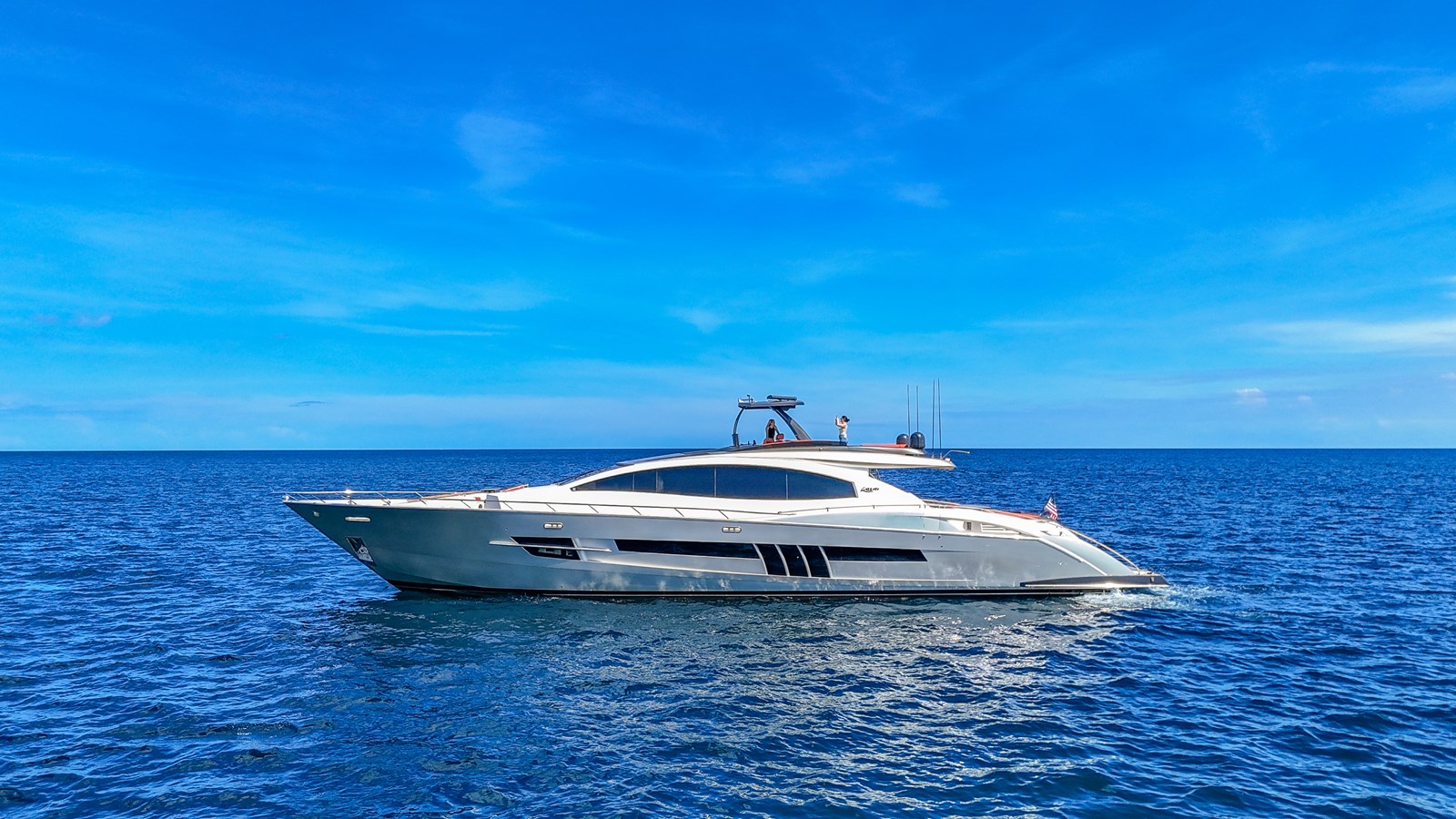 2010 LAZZARA YACHTS LSX 92 "CHAPTER II" - photo 2