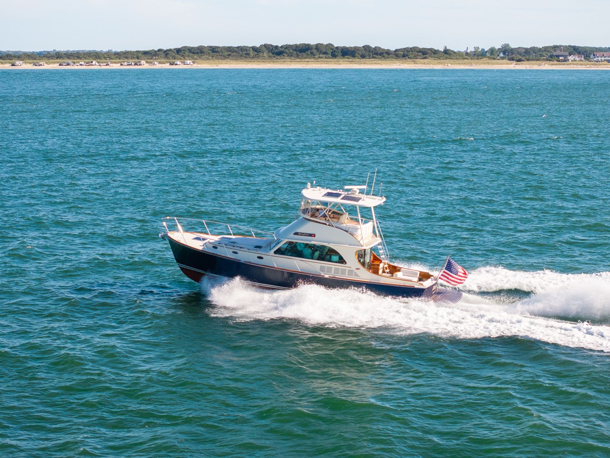2014 HINCKLEY Talaria 48 Flybridge "BAREFOOT" - photo 1