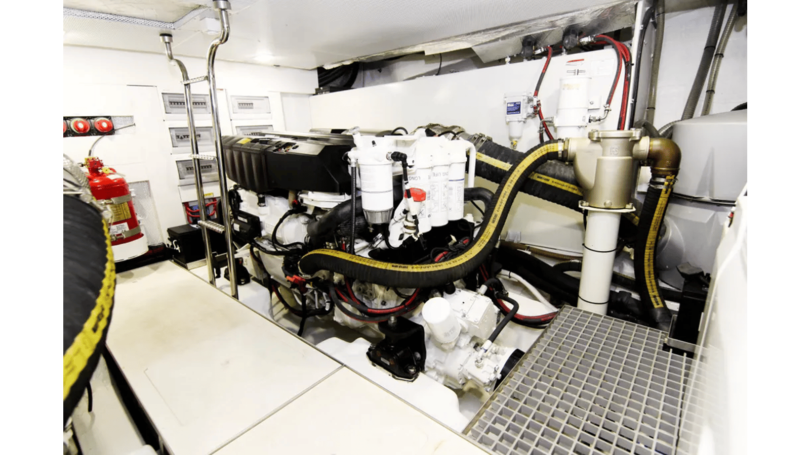 2020 GALEON YACHTS 550 FLY "BUGSY" - photo 2