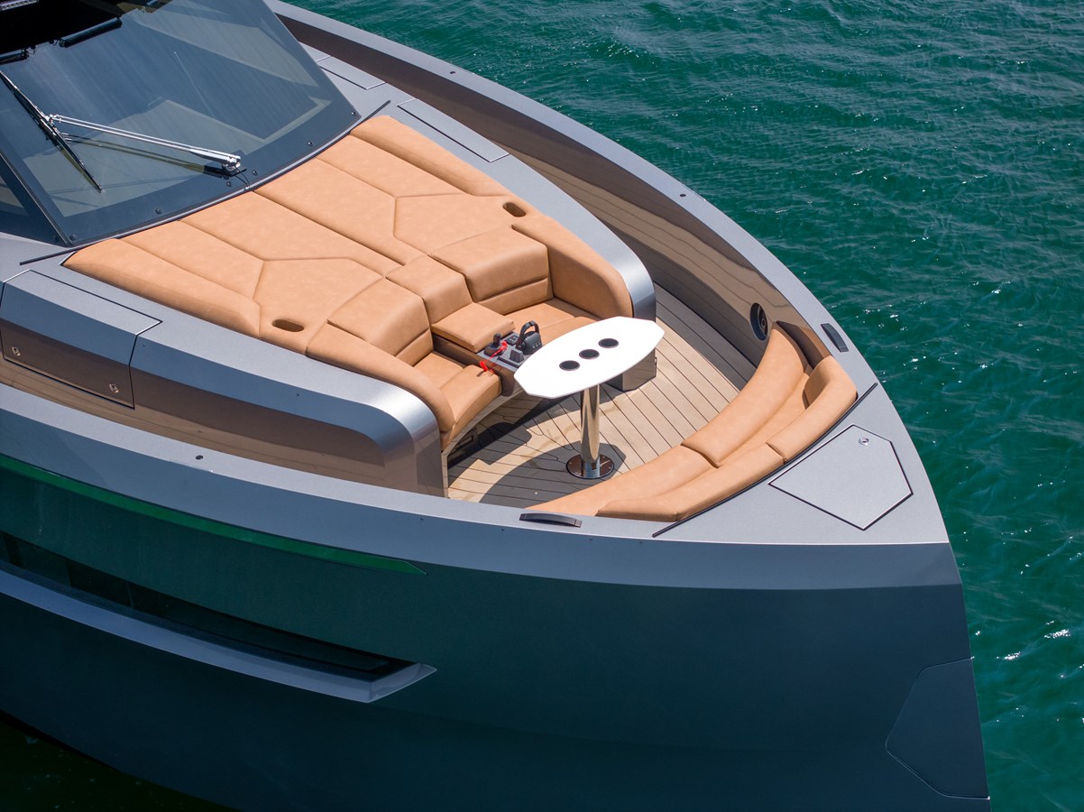 2025 STEELER YACHTS Bronson 67 Beachclub "GRIT" - photo 3