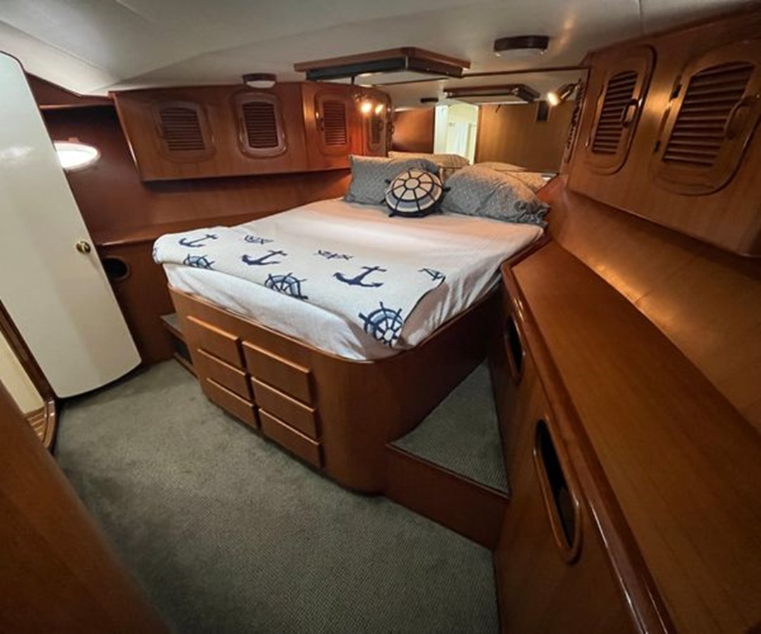 1999 MIKELSON Long-Range Luxury Sportfisher "64 FT 1999 MIKELSON LONG-RANGE LUXURY SPORTFISHER, SWELLS" - photo 3