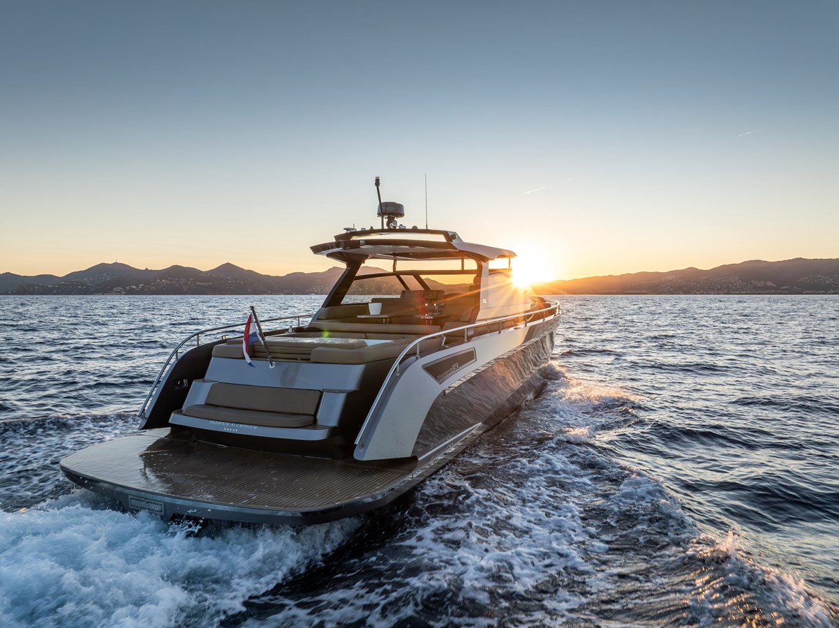 2022 STEELER YACHTS B50 AQUAZEN "VIRTUS" - photo 2