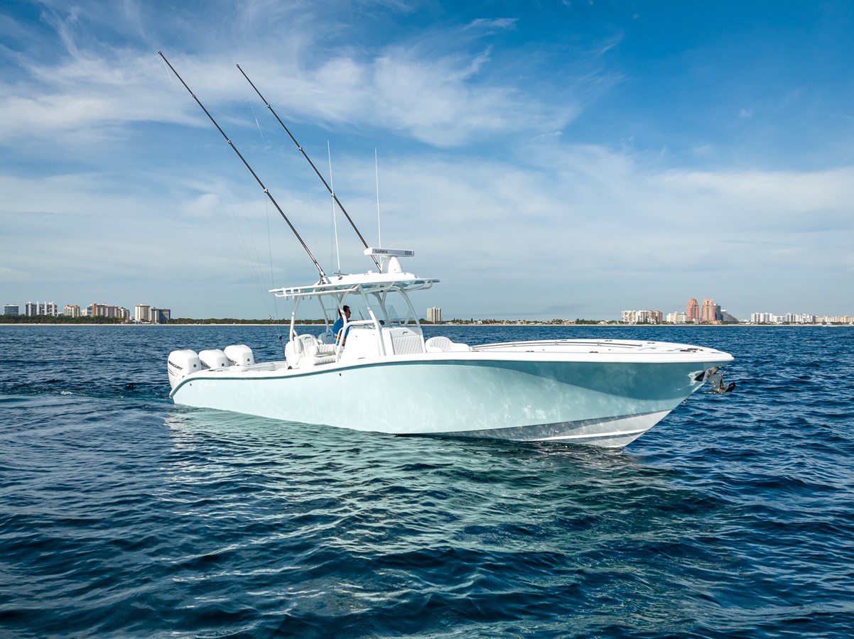 2022 YELLOWFIN 36 CENTER CONSOLE "SUSHI" - photo 1
