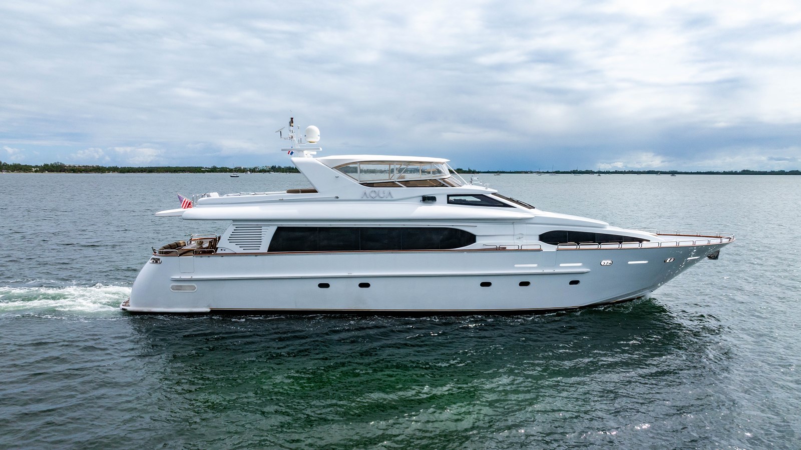 2000 DESTINY Flybridge Motoryacht "AQUA" - photo 1