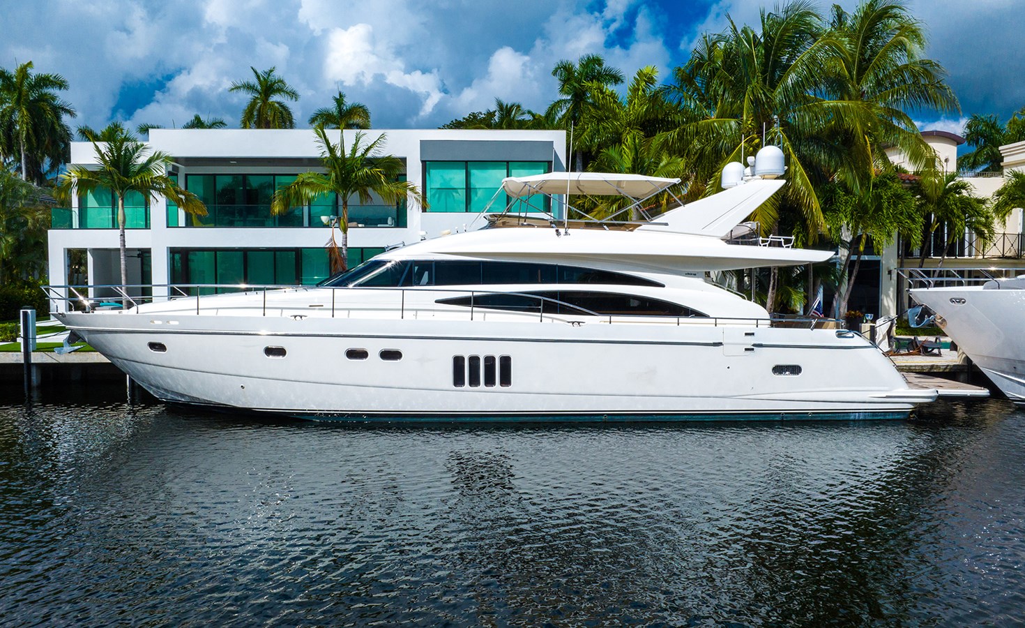 2009 VIKING SPORT CRUISERS 70 MY "EMPIRE SUN" - photo 3