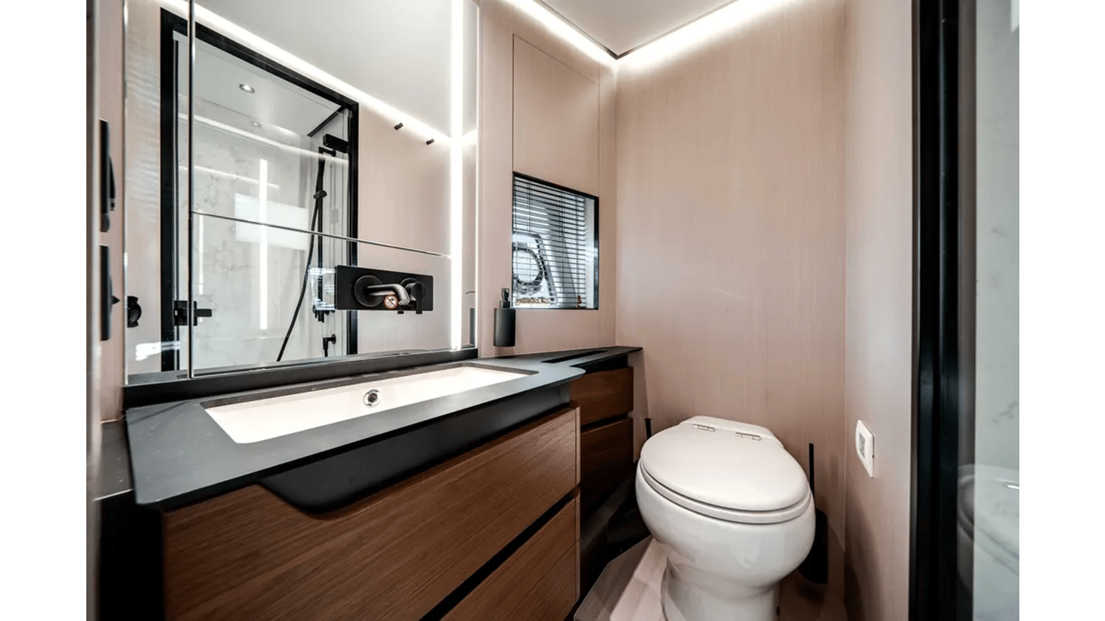 2025 AZIMUT YACHTS S8 "2025 AZIMUT S8" - photo 2