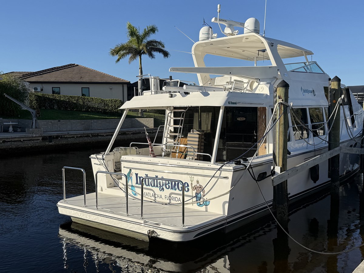 2004 PACIFIC MARINER Raised Pilothouse "INDULGENCE" - photo 1