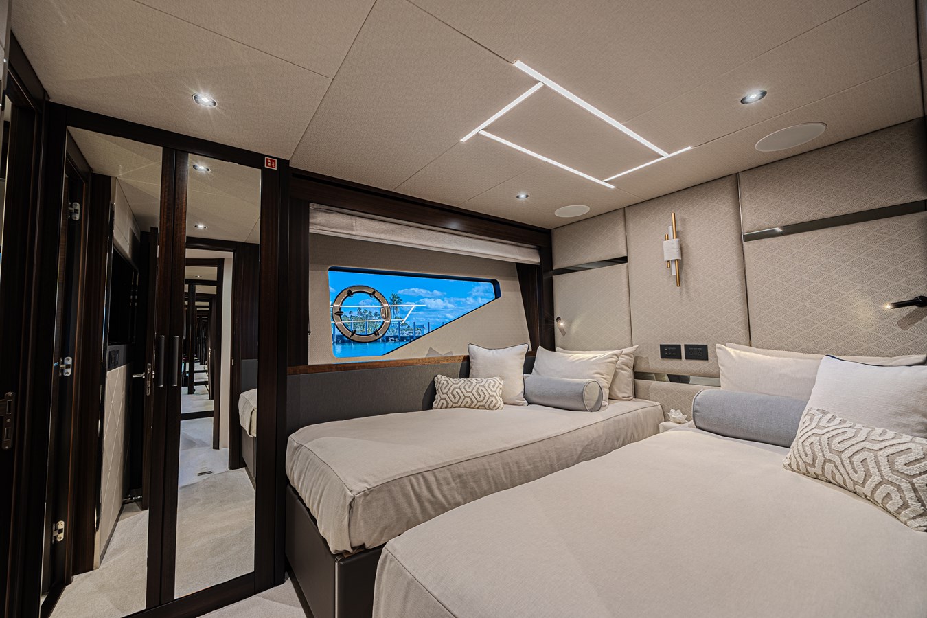 2025 SUNSEEKER 88 Yacht "HIDEOUT" - photo 3