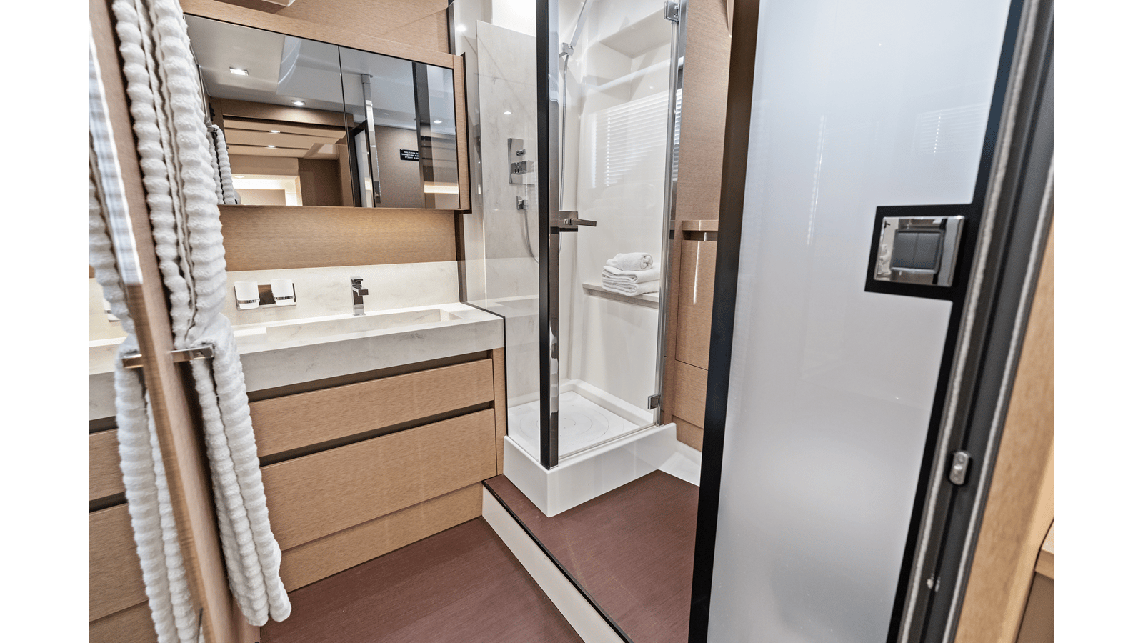 2018 PRESTIGE 630 Flybridge "WILD GAMBLE" - photo 2