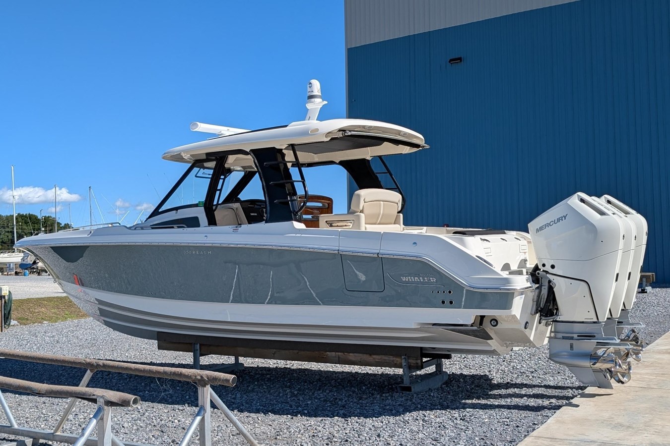 2024 BOSTON WHALER 350 Realm "." - photo 1