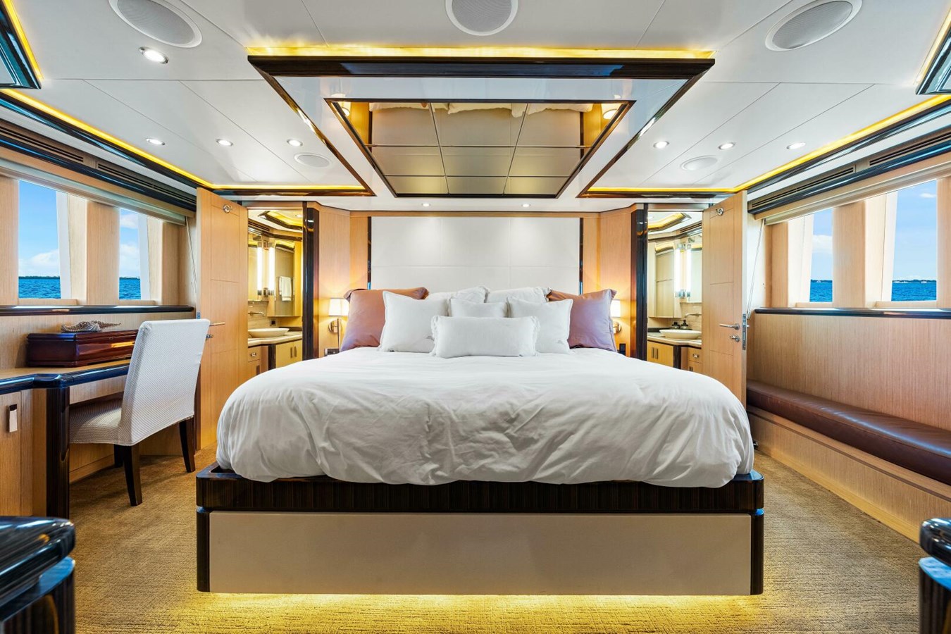 2010 OCEAN ALEXANDER 83 Motor Yacht "RELENTLESS" - photo 3