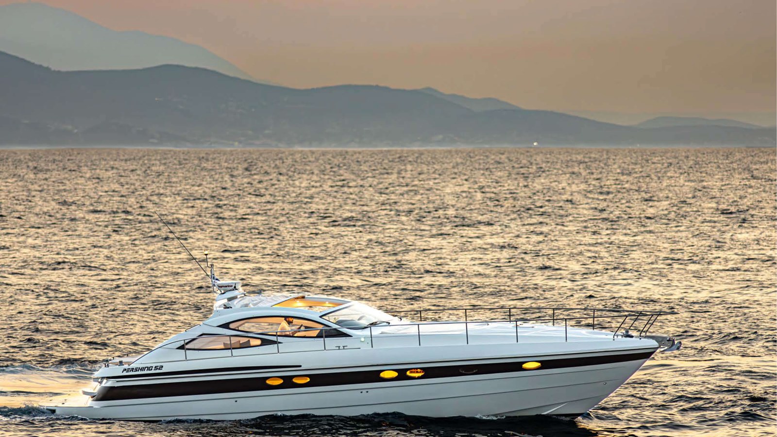 2002 PERSHING 52 HT "MIRA" - photo 2