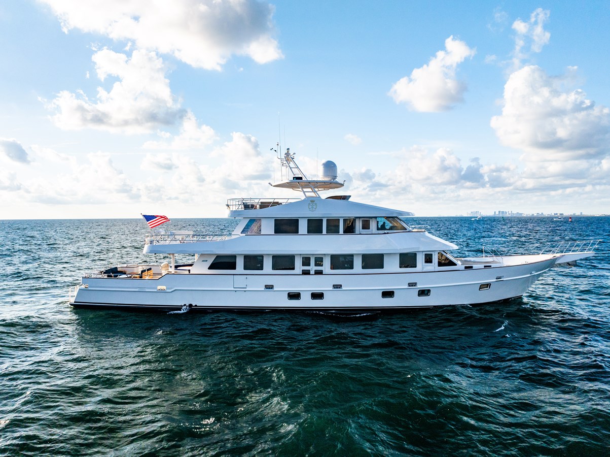 2009 CRYSTAL YACHT "EMPIRE SEA" - photo 1