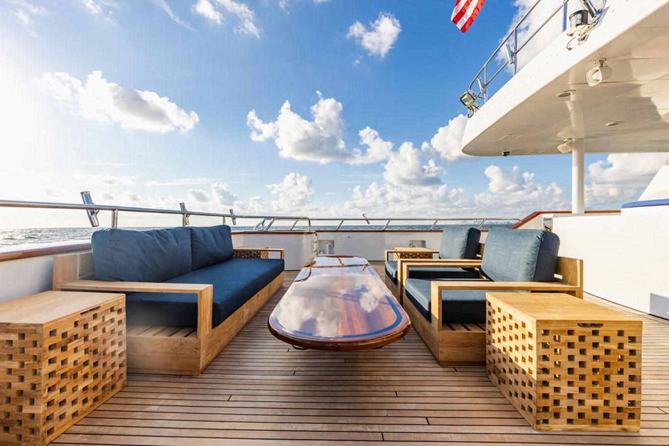 2009 CRYSTAL YACHT "EMPIRE SEA" - photo 3