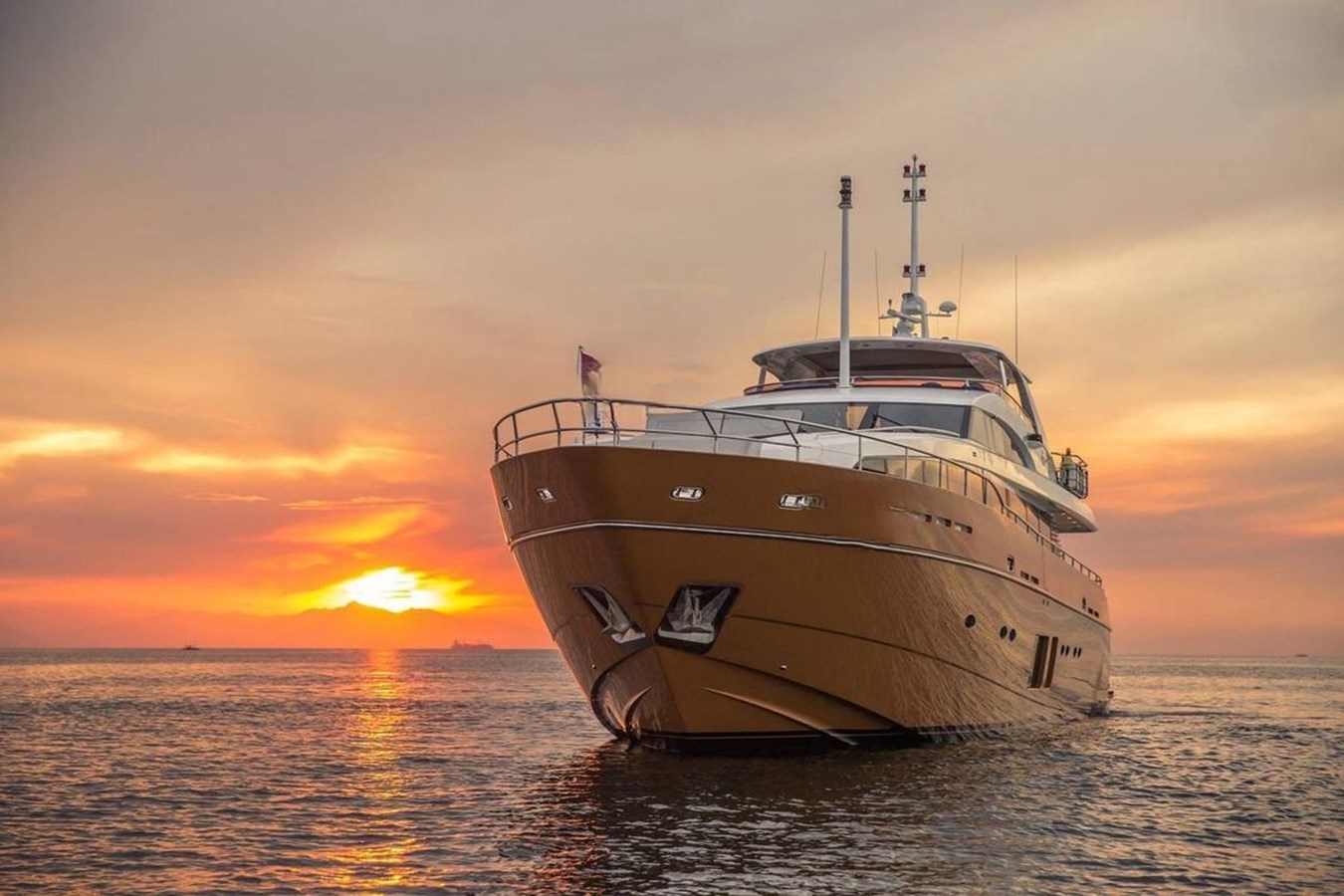 2013 PRINCESS YACHTS 32M "BLUE MOON" - photo 2