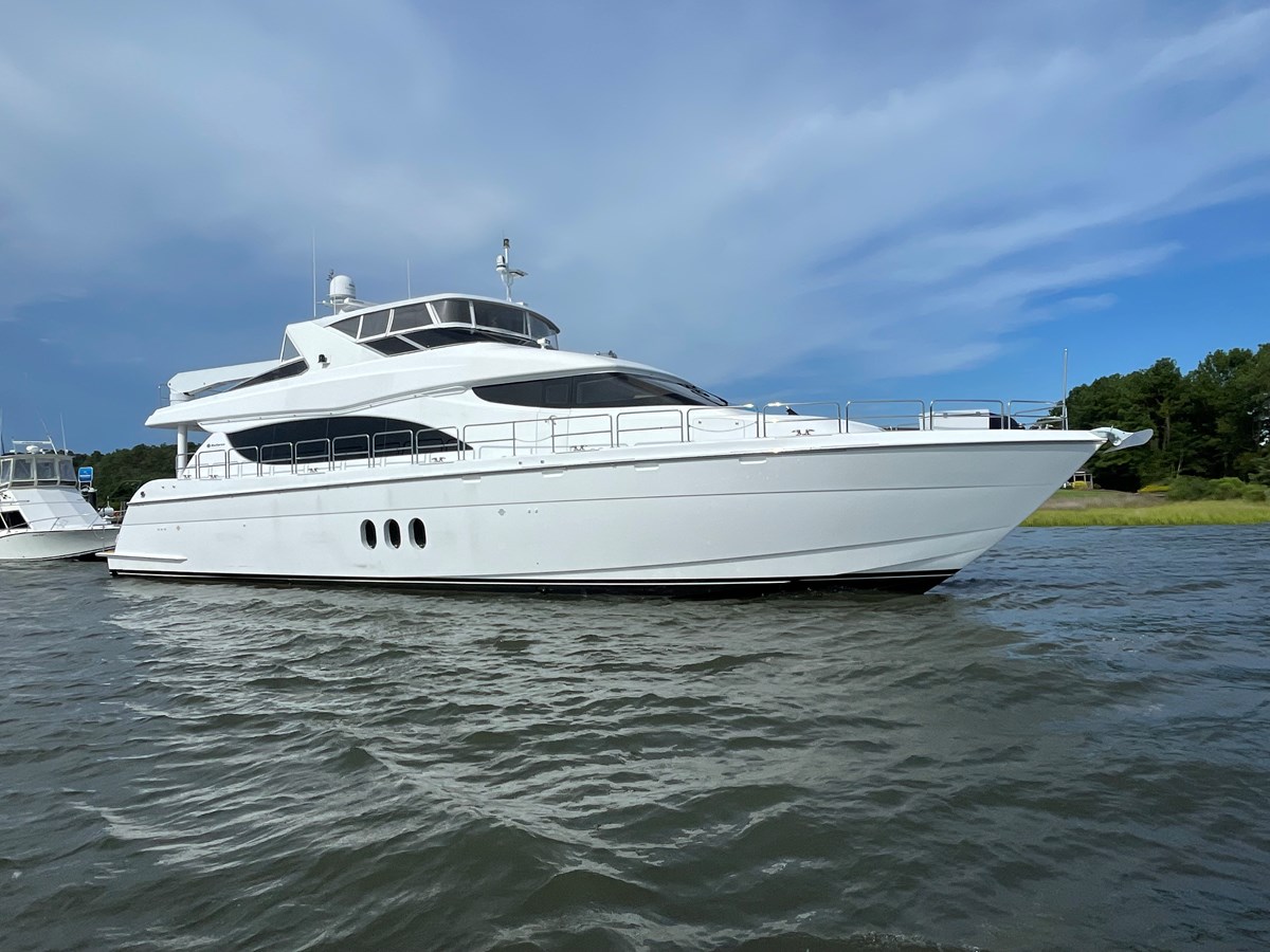 2004 HATTERAS 80 Motor Yacht "HOPE" - photo 1