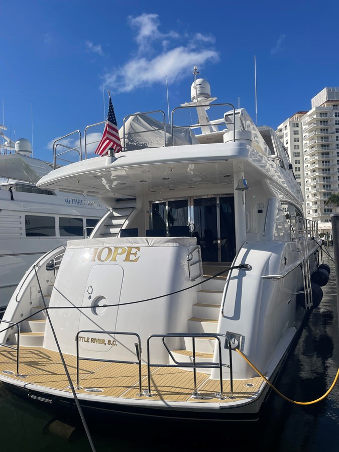 2004 HATTERAS 80 Motor Yacht "HOPE" - photo 2