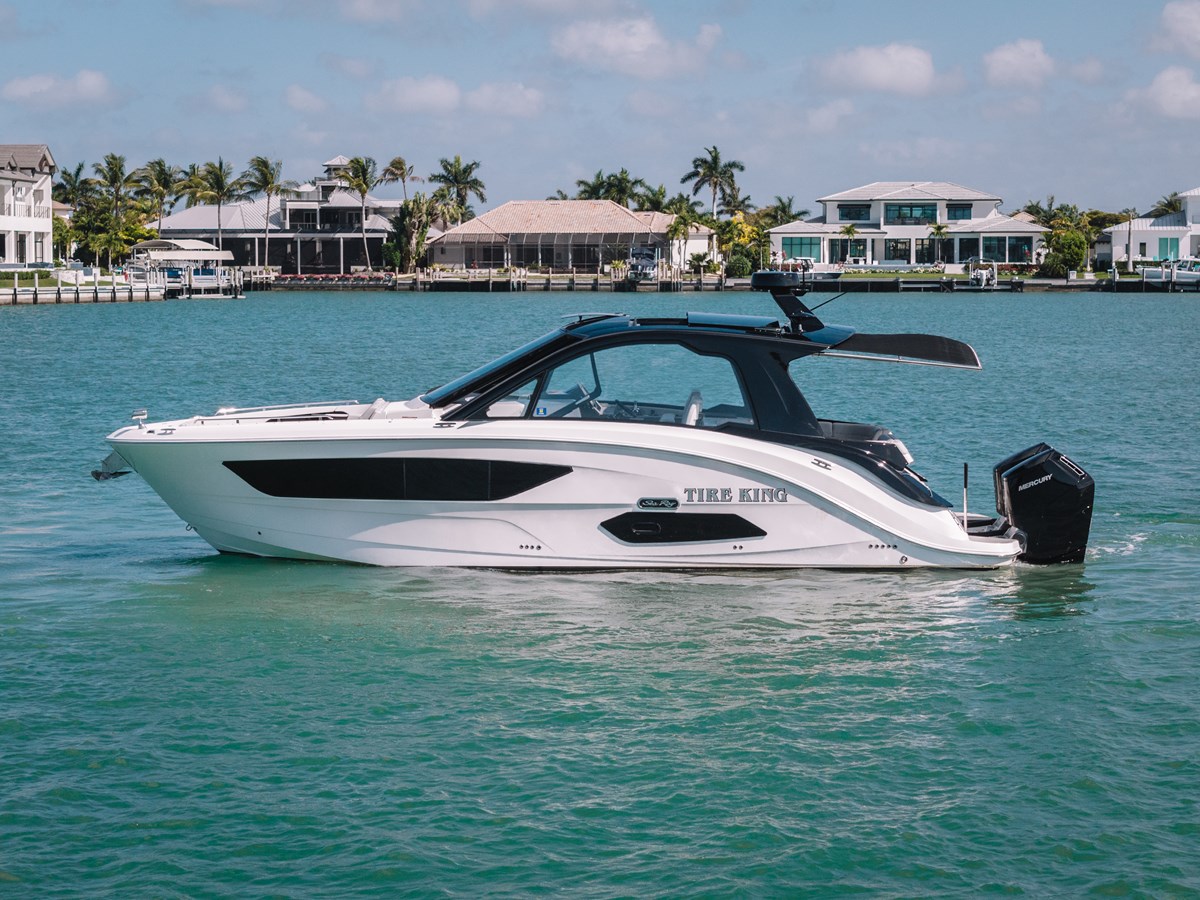 2025 SEA RAY 370 Sundancer OB "TIRE KING" - photo 1