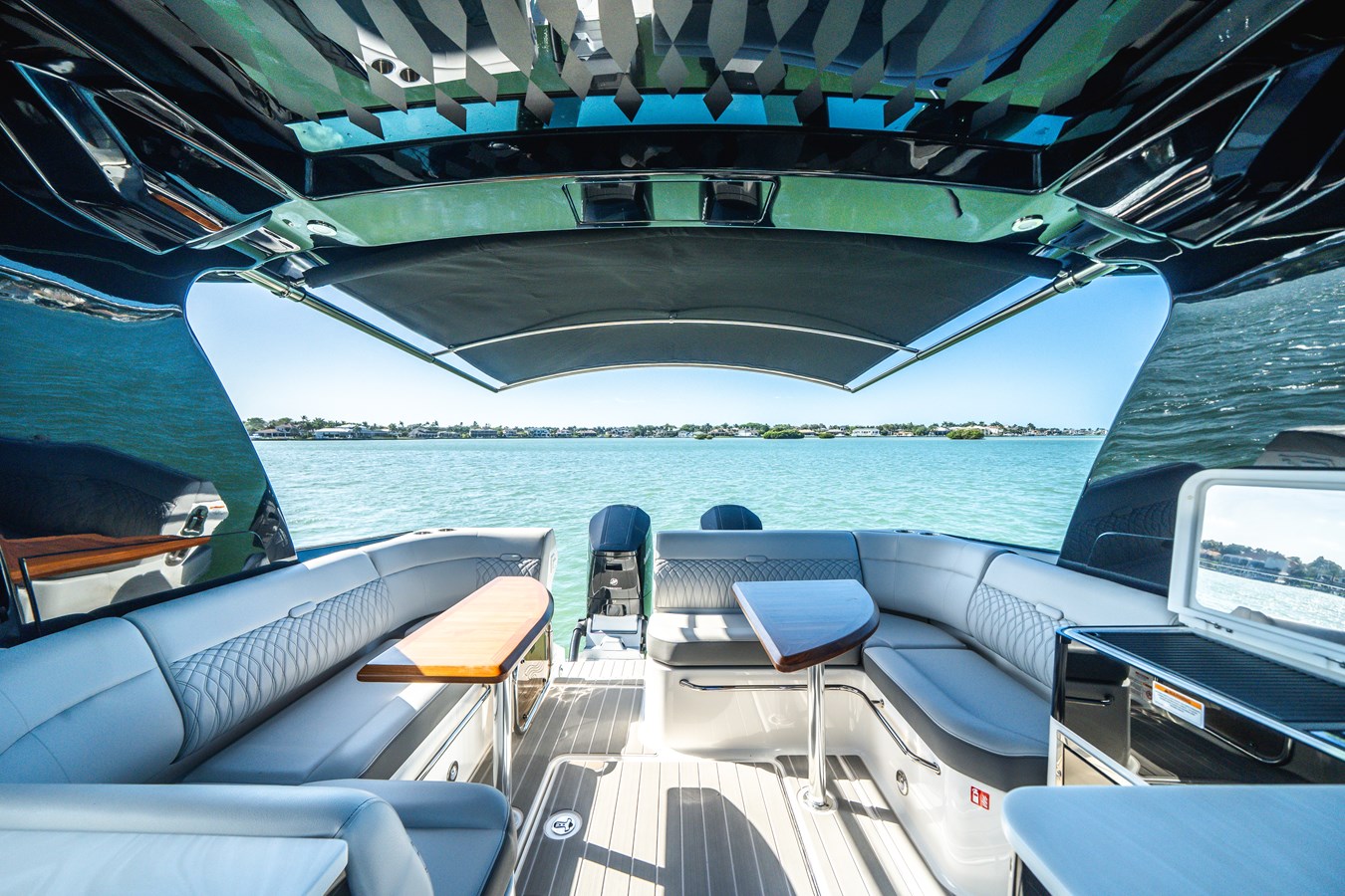 2025 SEA RAY 370 Sundancer OB "TIRE KING" - photo 2
