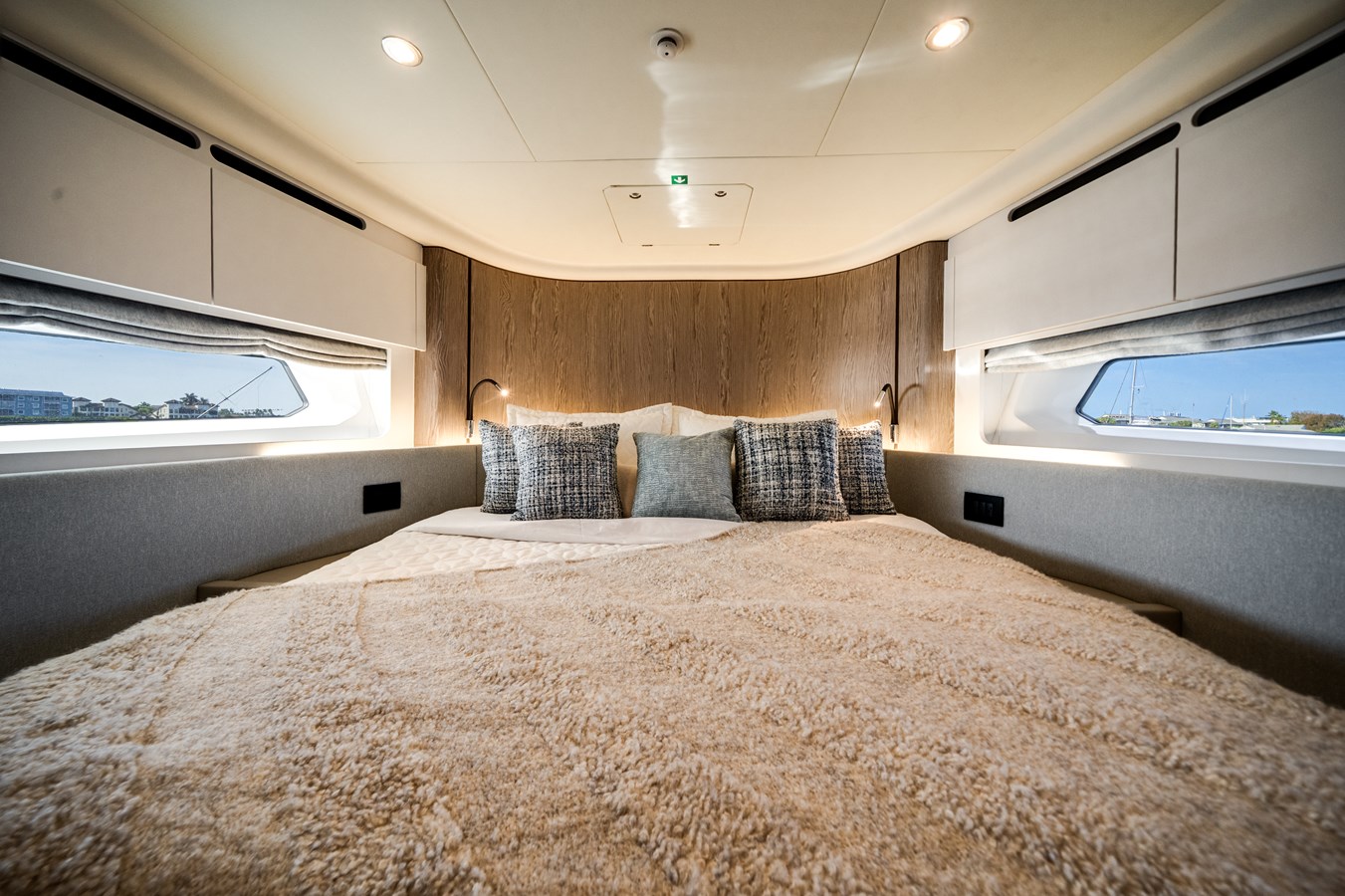 2024 AZIMUT YACHTS "SARAH JANE" - photo 3