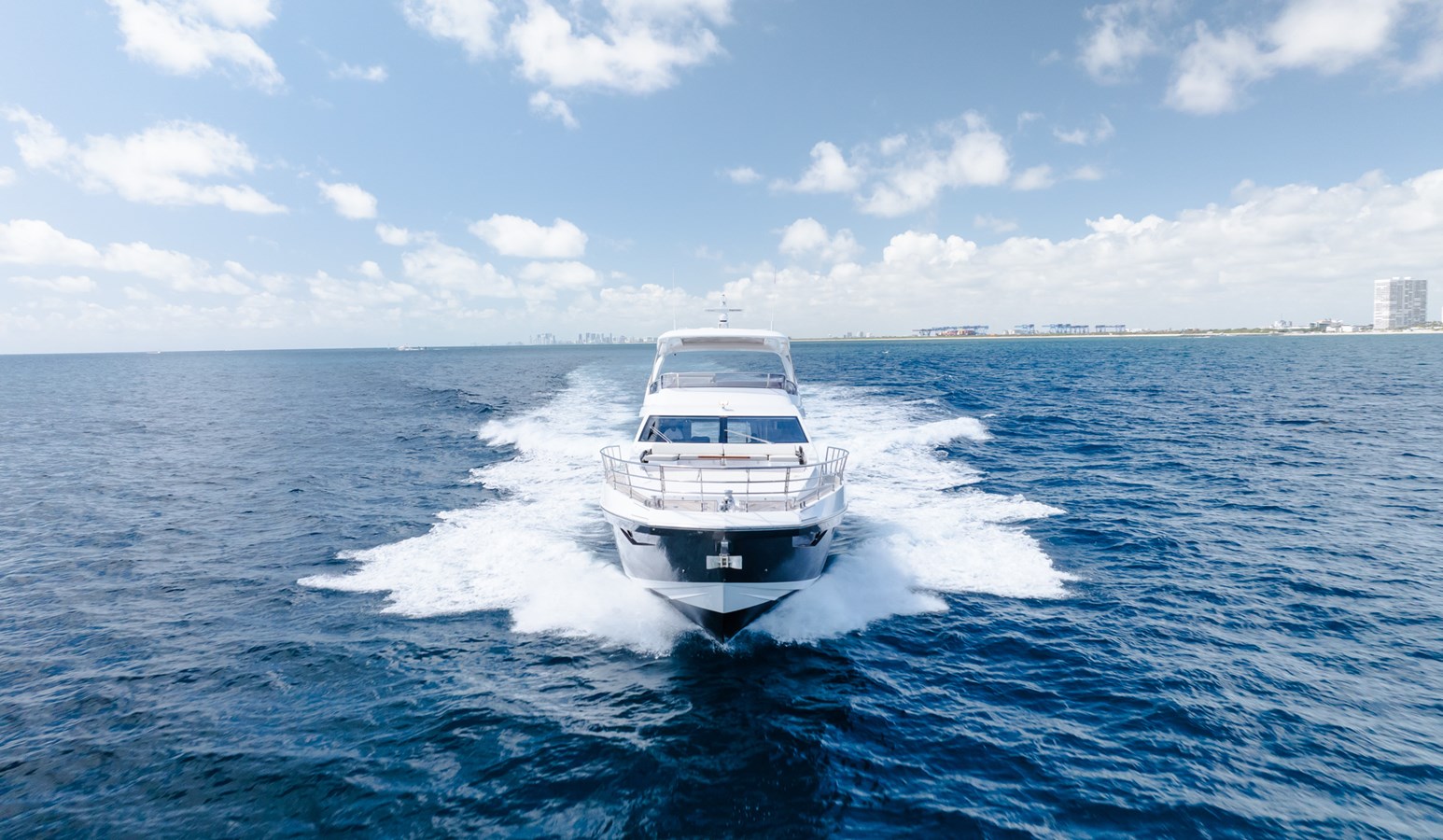 2017 AZIMUT YACHTS 72 Fly "CLASS DISMISSED" - photo 3