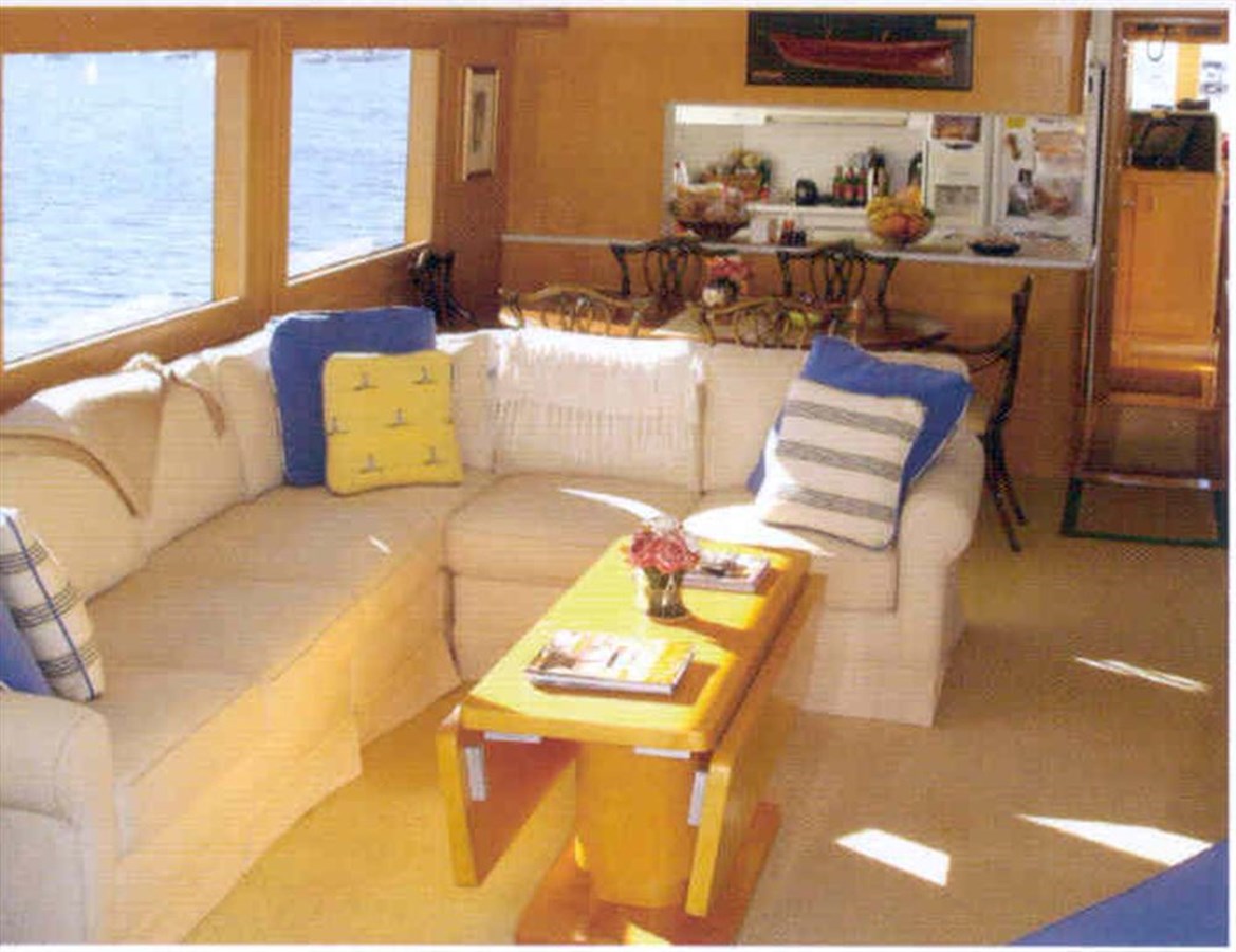 1999 HATTERAS Sport Deck "WHALE'S WAY" - photo 2