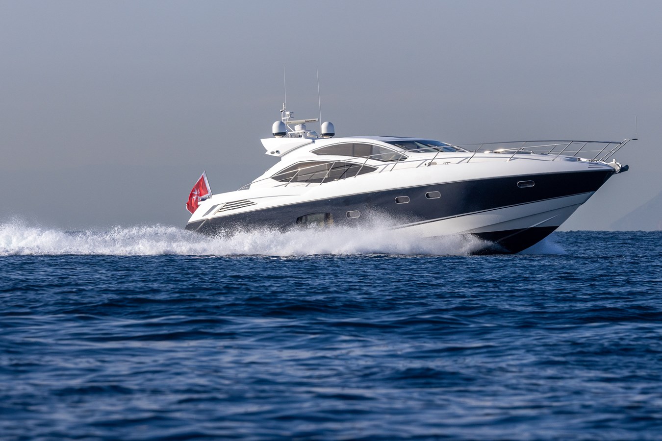 2010 SUNSEEKER Predator 64 "M/Y MIEL" - photo 1