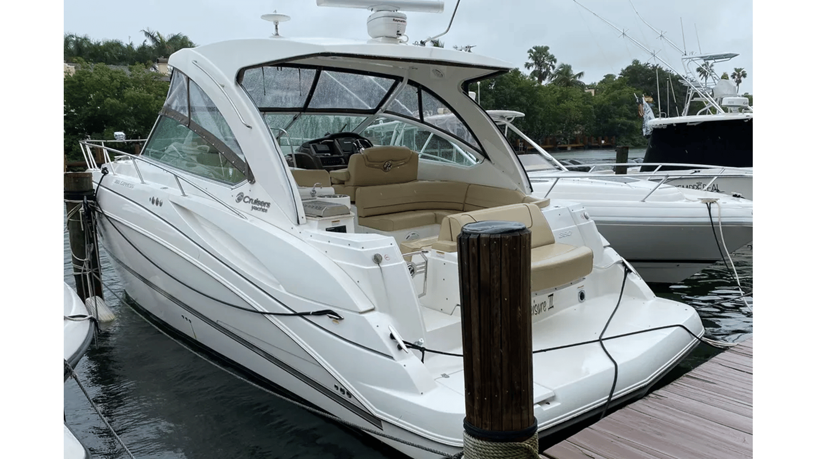 2013 CRUISERS YACHTS 380 Express "2013 CRUISERS YACHTS 380 EXPRESS" - photo 2
