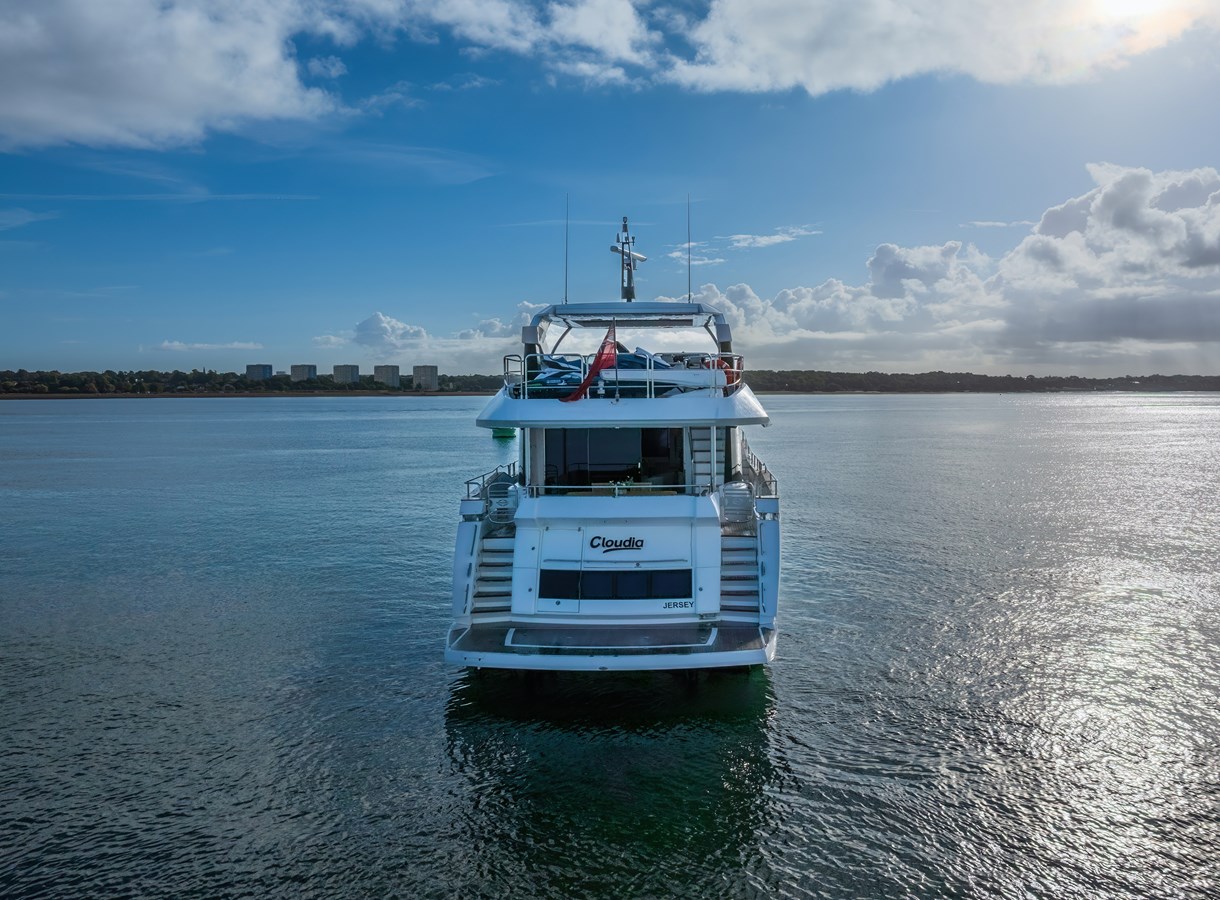 2019 SUNSEEKER 95 YACHT "CLOUDIA" - photo 3