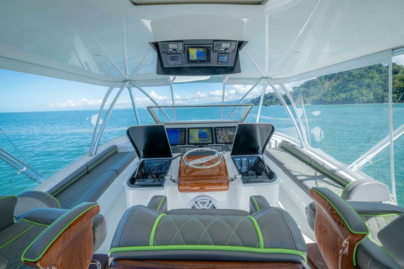2017 VIKING 62 CONVERTIBLE "OFFENSIVE" - photo 2