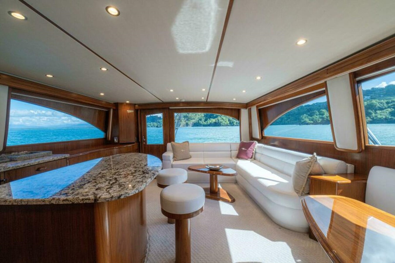 2017 VIKING 62 CONVERTIBLE "OFFENSIVE" - photo 3