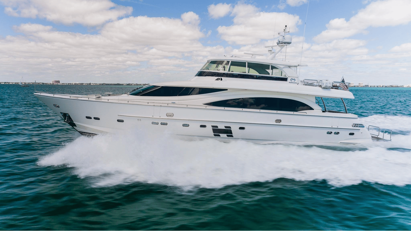 2016 HORIZON YACHTS E88 "SATORI" - photo 2