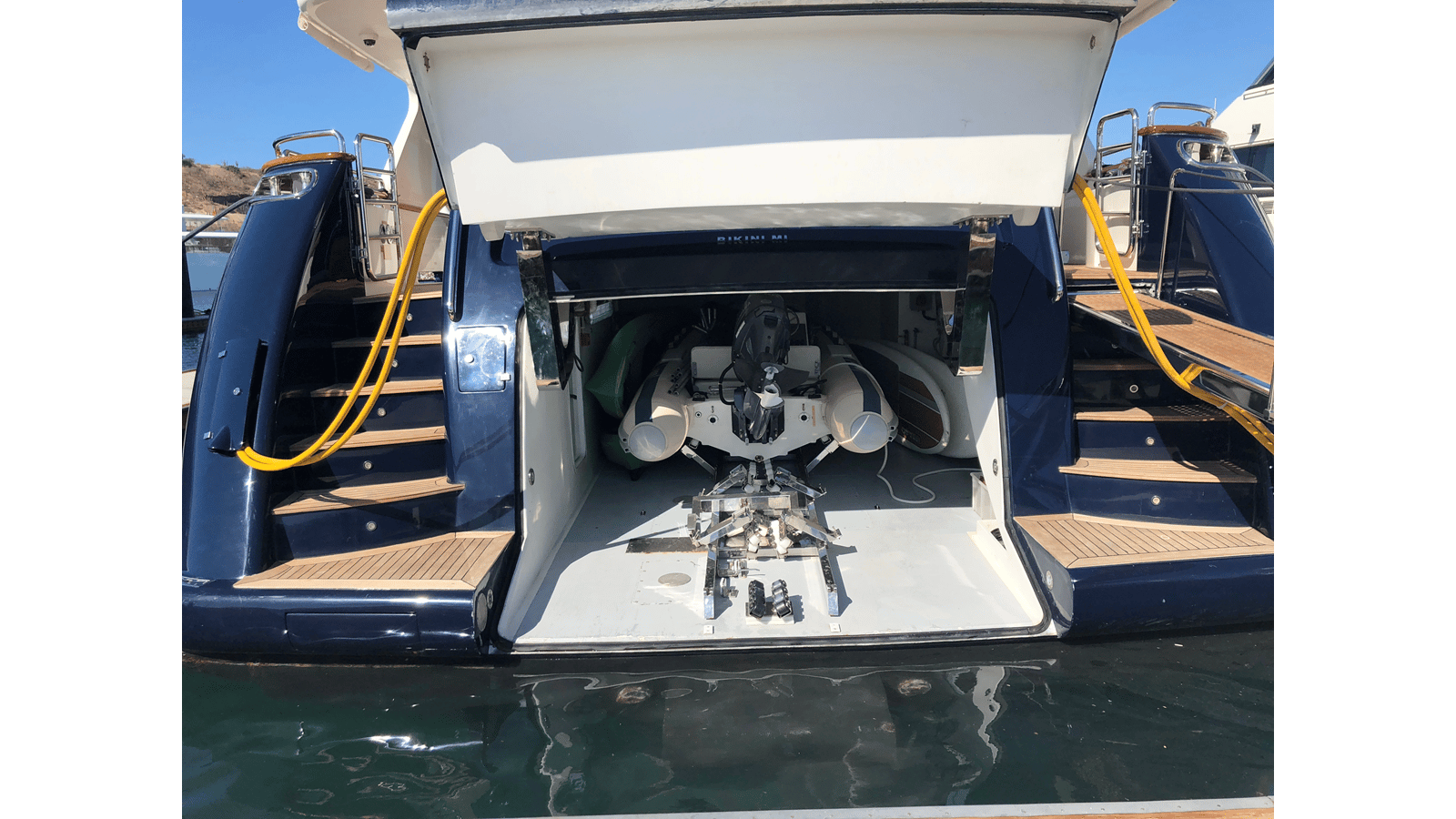 2004 BENETTI YACHTS Cockpit "ALBATROSS" - photo 2