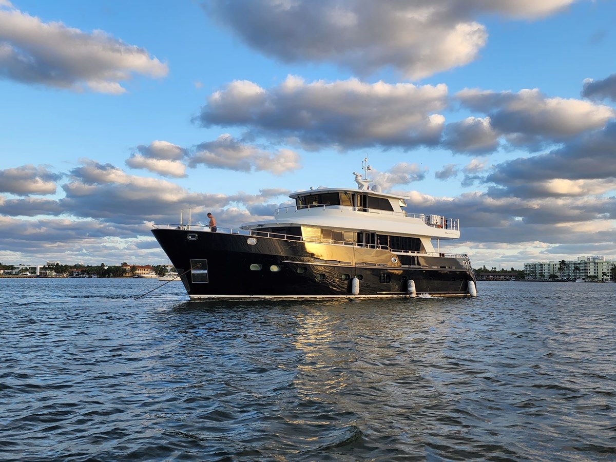 2014 FIFTH OCEAN SHIPYARD 24m Long Range Explorer "DESTINY" - photo 2