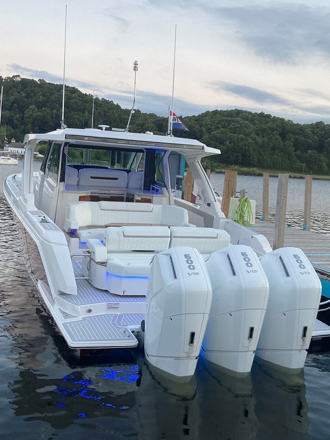 2023 TIARA YACHTS 48 LS "PEPSEA" - photo 2