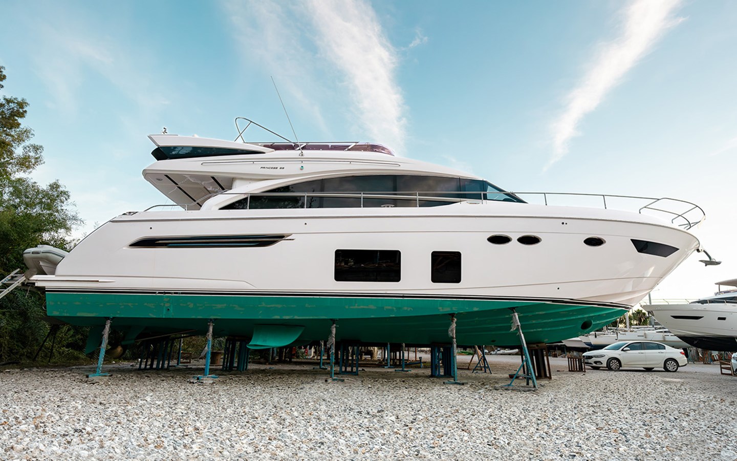 2018 PRINCESS YACHTS Princess 68 "DAPHNE" - photo 3