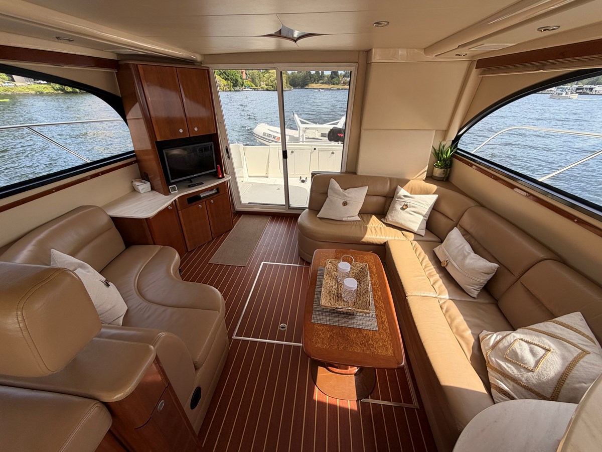 2007 MERIDIAN 411 Sedan "MATHEW" - photo 3