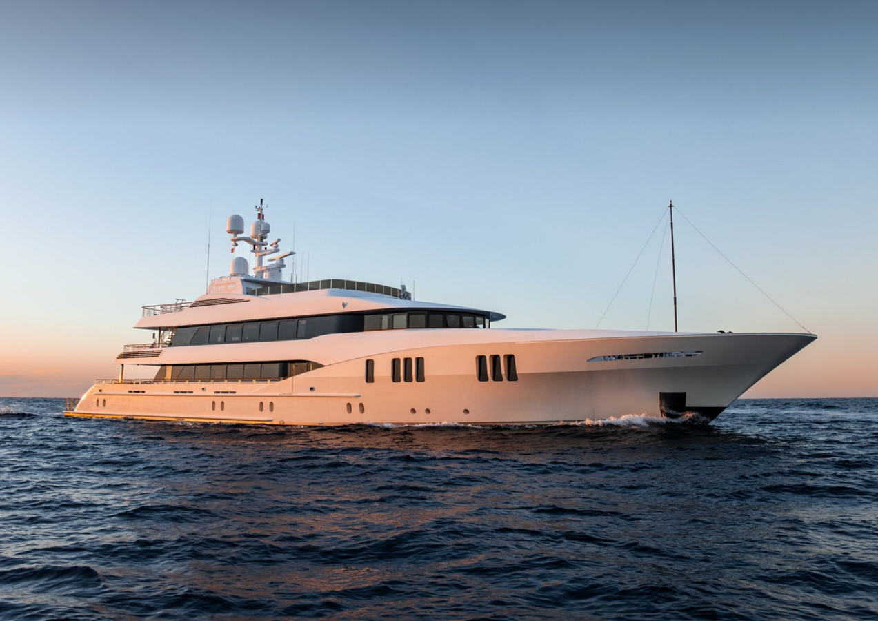 2011 TRINITY YACHTS CUSTOM "CARPE DIEM" - photo 1