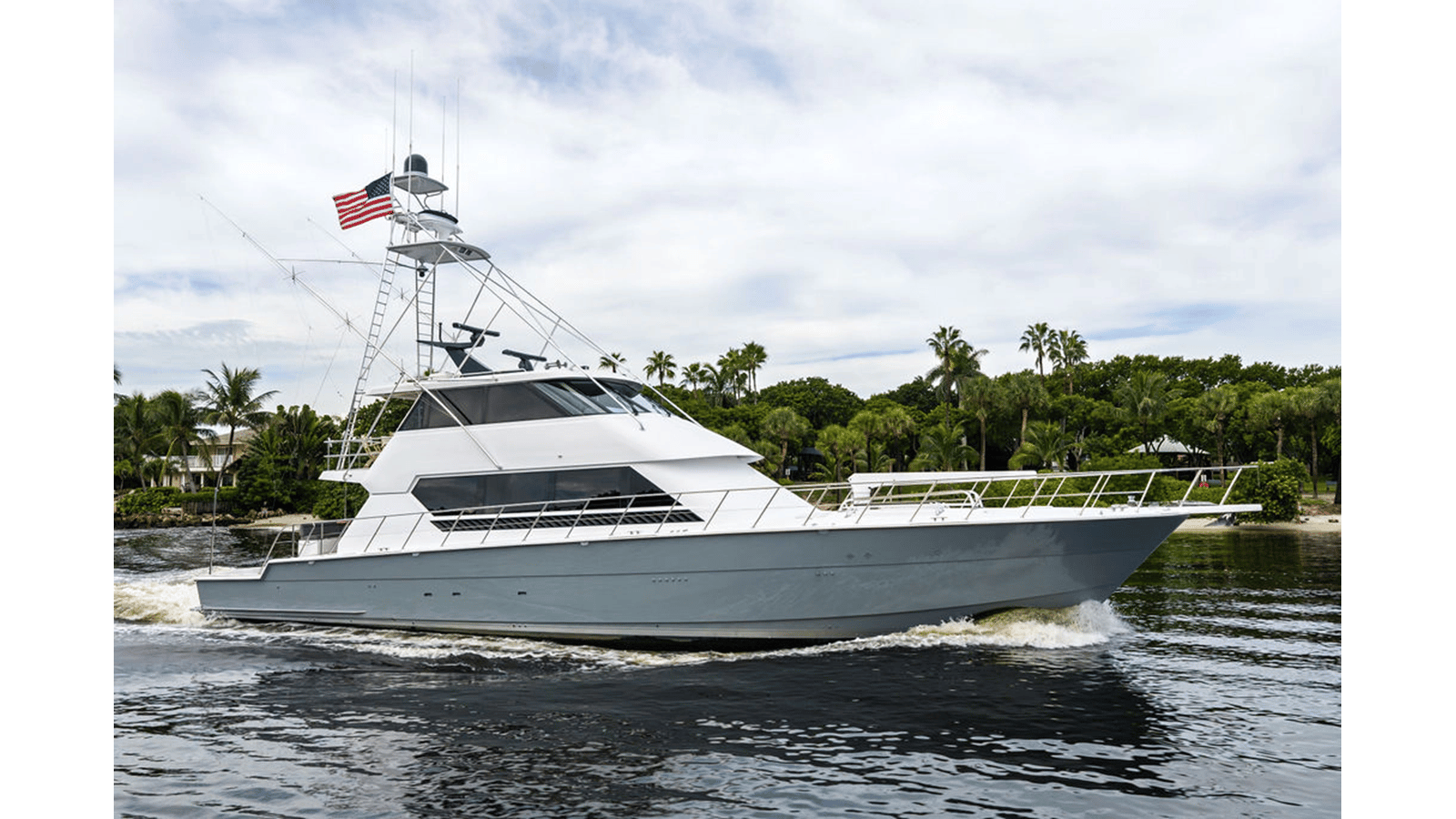 1998 HATTERAS 82 Convertible "BELLISSIMA" - photo 1